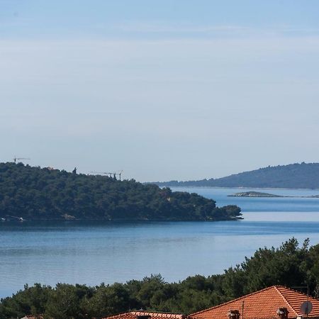 Accommodation Mamut Trogir Bagian luar foto