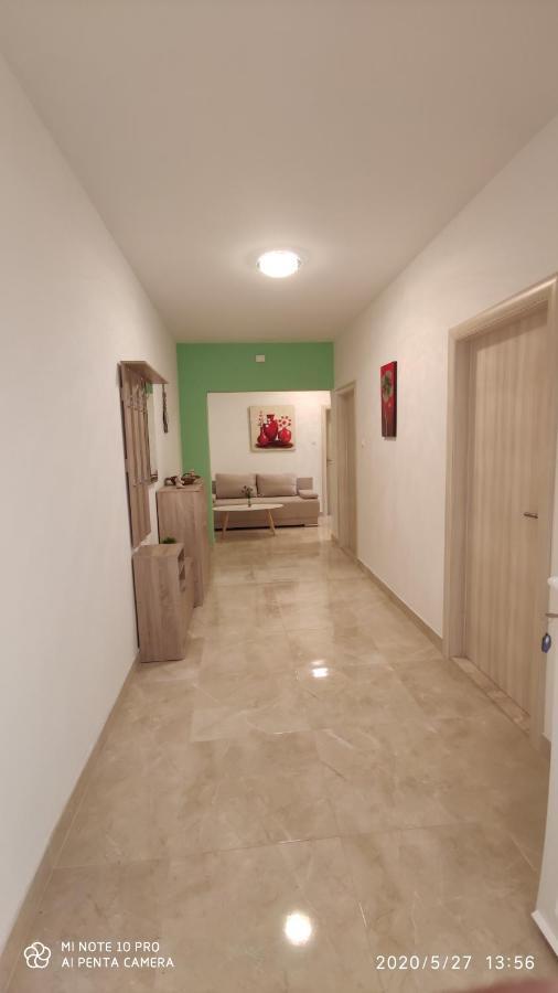 Accommodation Mamut Trogir Bagian luar foto