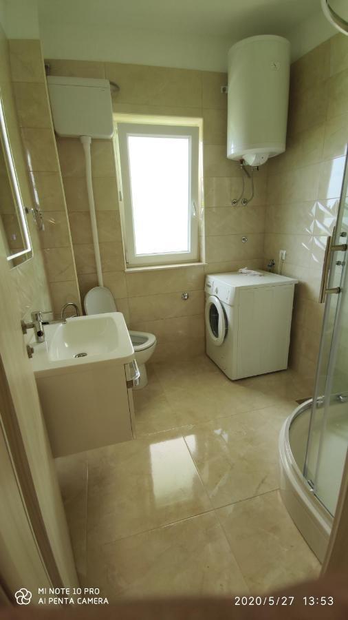 Accommodation Mamut Trogir Bagian luar foto