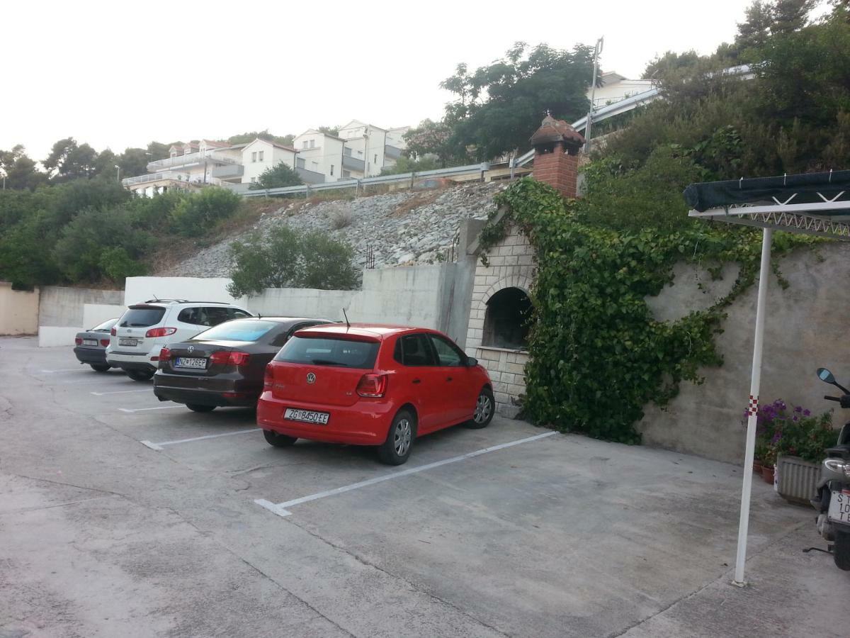 Accommodation Mamut Trogir Bagian luar foto