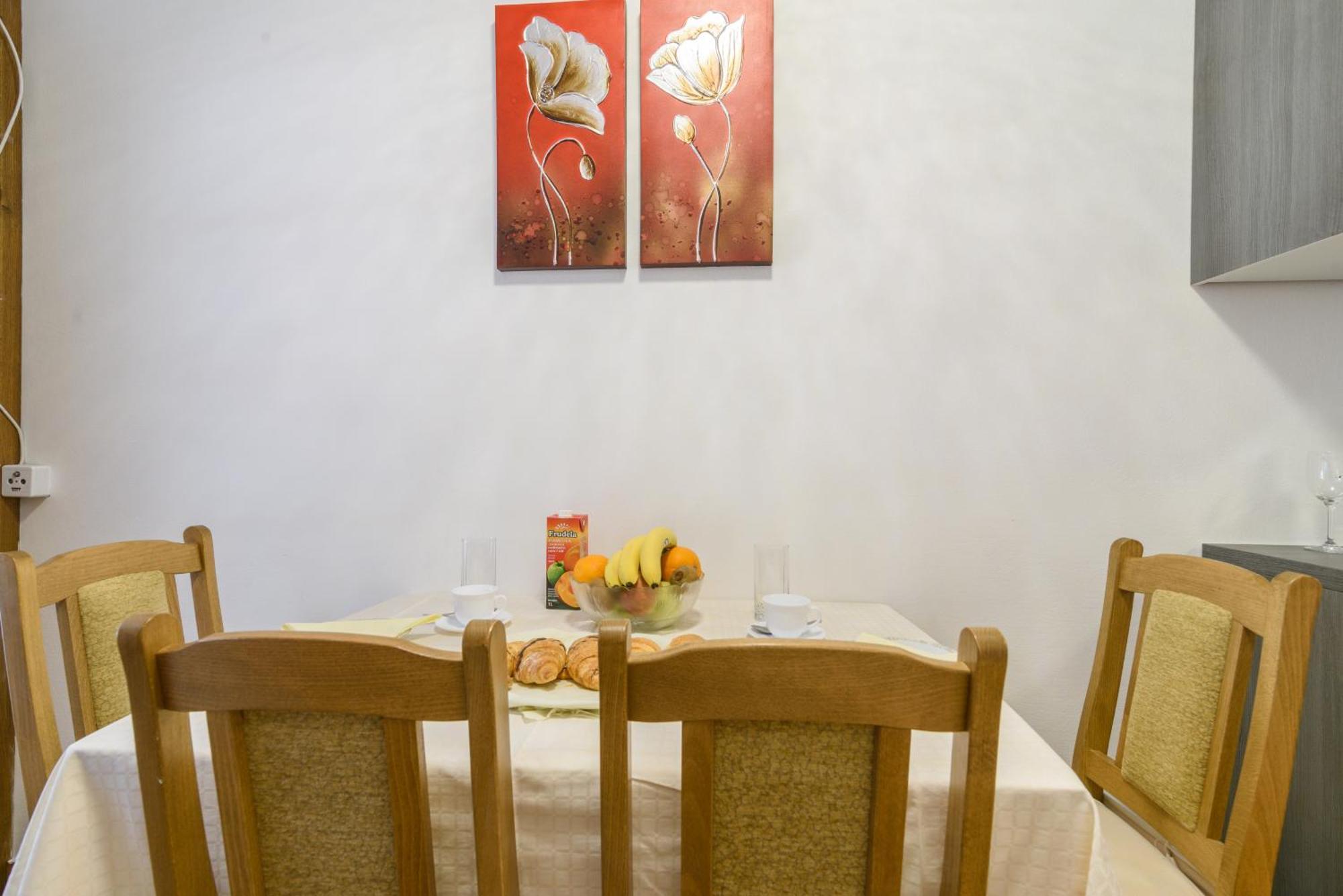 Accommodation Mamut Trogir Bagian luar foto