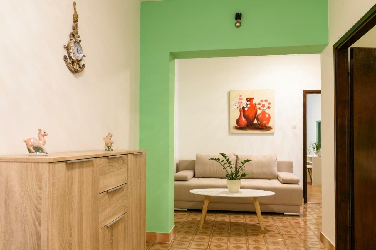 Accommodation Mamut Trogir Bagian luar foto