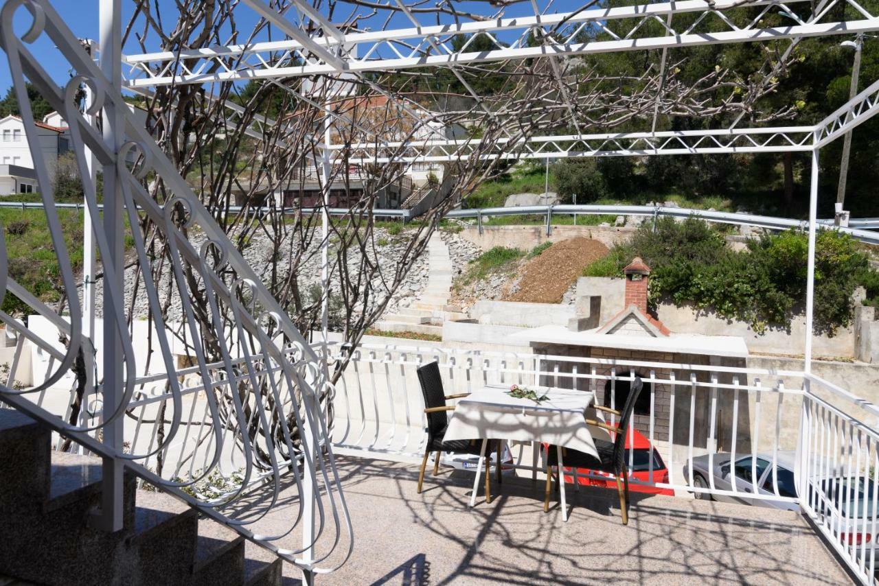 Accommodation Mamut Trogir Bagian luar foto