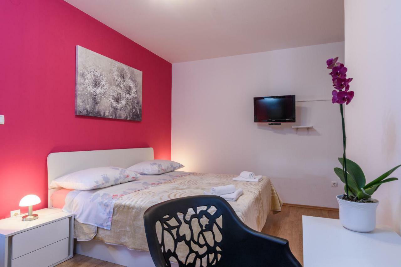 Accommodation Mamut Trogir Bagian luar foto