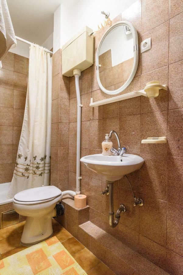 Accommodation Mamut Trogir Bagian luar foto