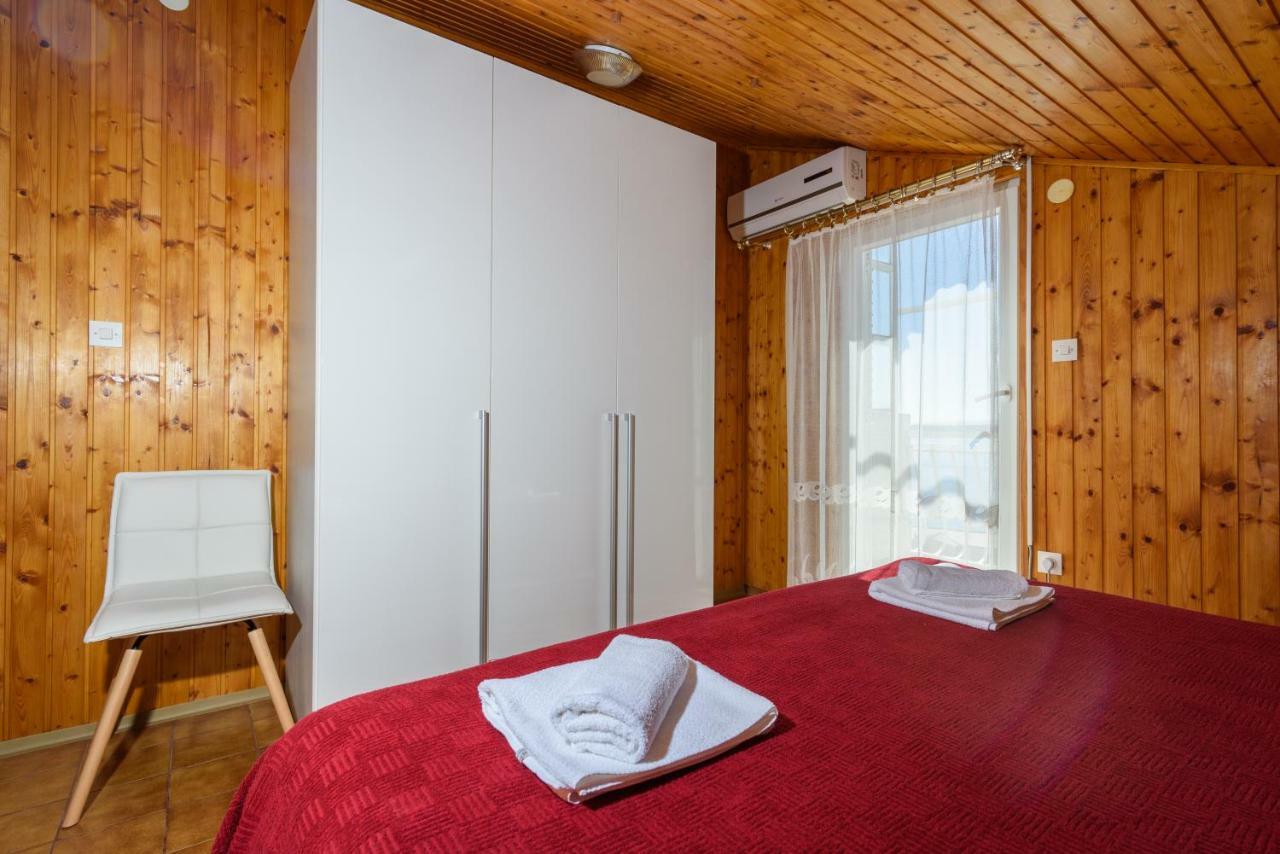 Accommodation Mamut Trogir Bagian luar foto